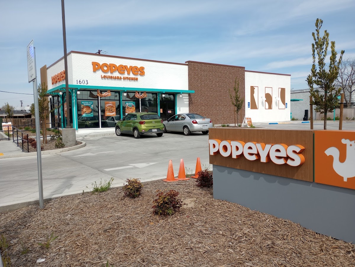 Popeyes Louisiana Chicken Delano